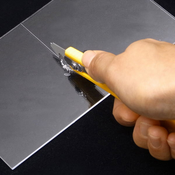 Acheter Cutter avec crochet spécial plexigas OLFA PC-S pas cher