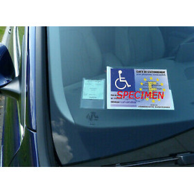 Porte carte de stationnement adhésif pour personnes handicapées