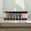 photo - Peinture acrylique - Couleurs pailletées - 8 tubes de 22ml - Set d'initiation - AMT