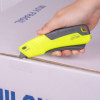 Cutter - Lame métal - Auto-rétractable - Jaune - Verrouillage de sécurité - Milan