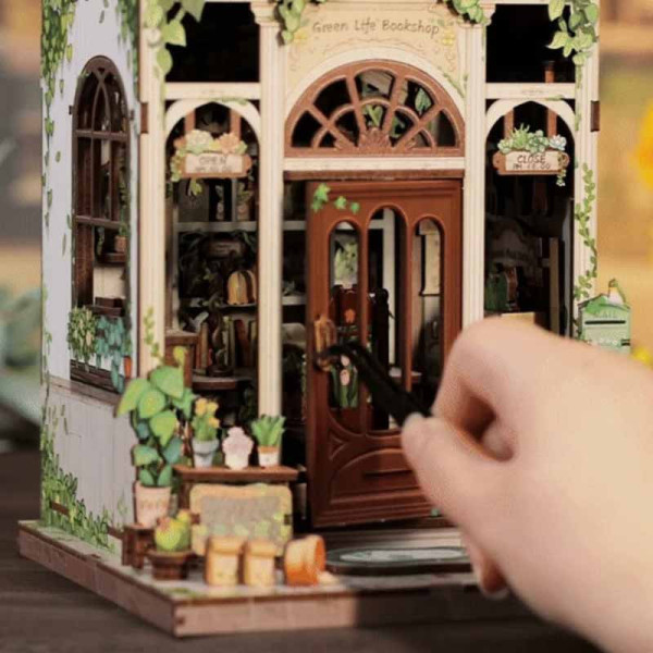 Book Nook - Maquette à construire - Serre-livre - Librairie La Vie Verte - 196 pièces